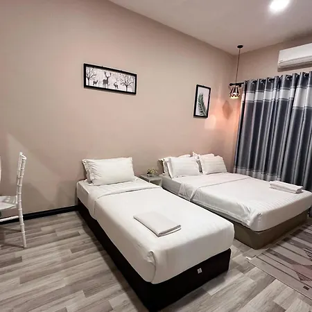 Ang Lee Holiday Home 1 Semporna Exterior photo